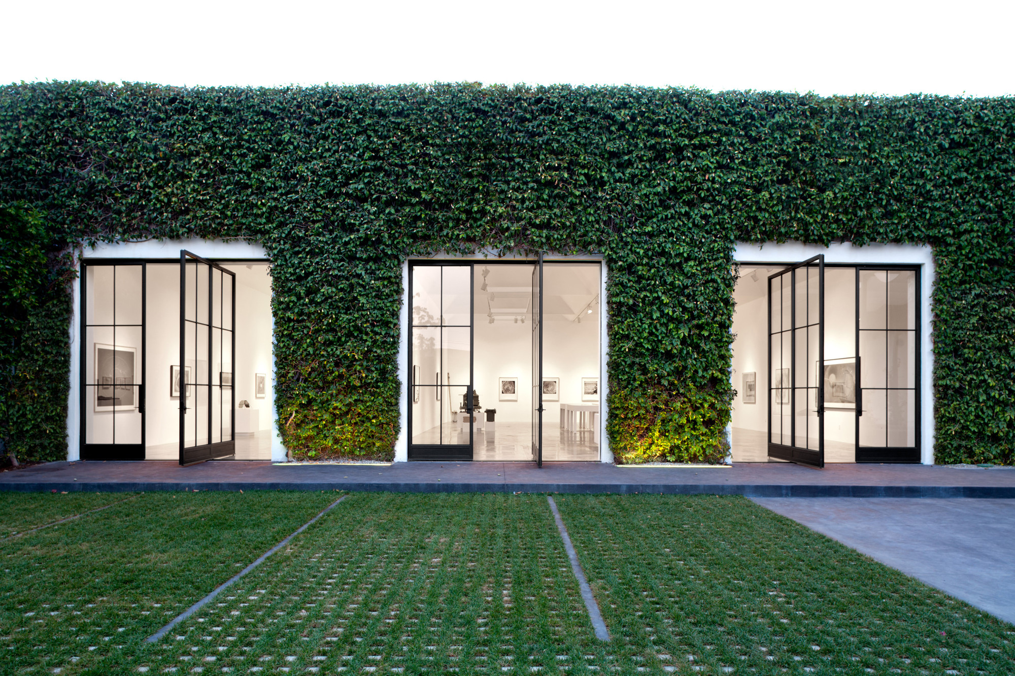 Pace Gallery Los Angeles Courtyard